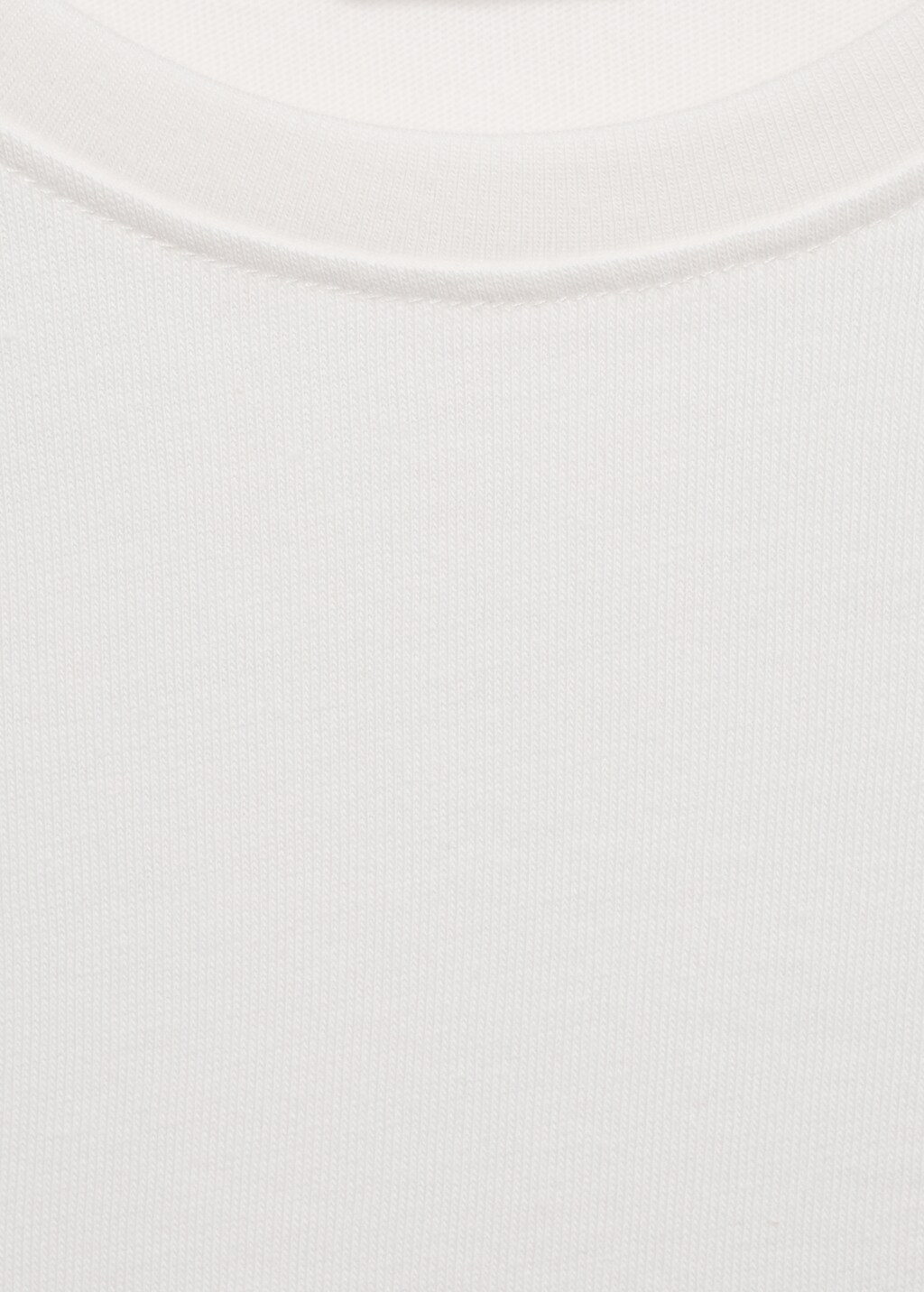 T-shirt with embroidered detail 8 T-shirt with embroidered detail