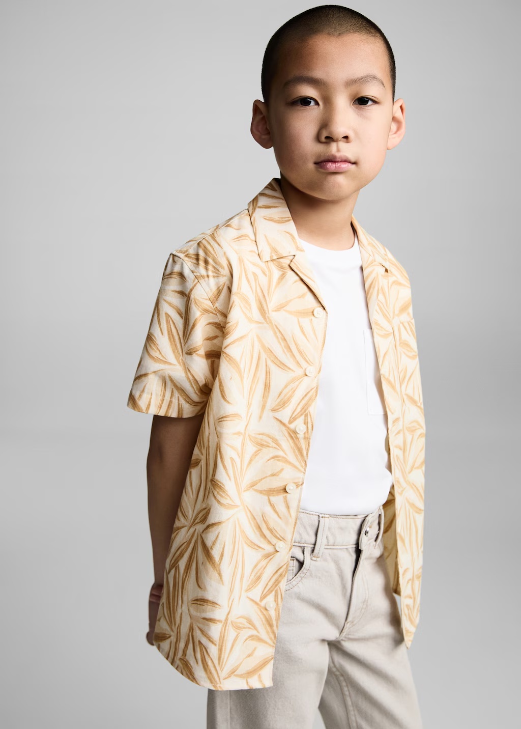 Short sleeved cotton shirt