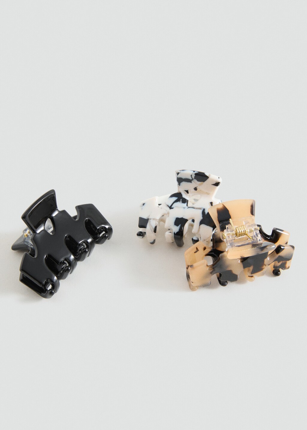 Pack of hair clips