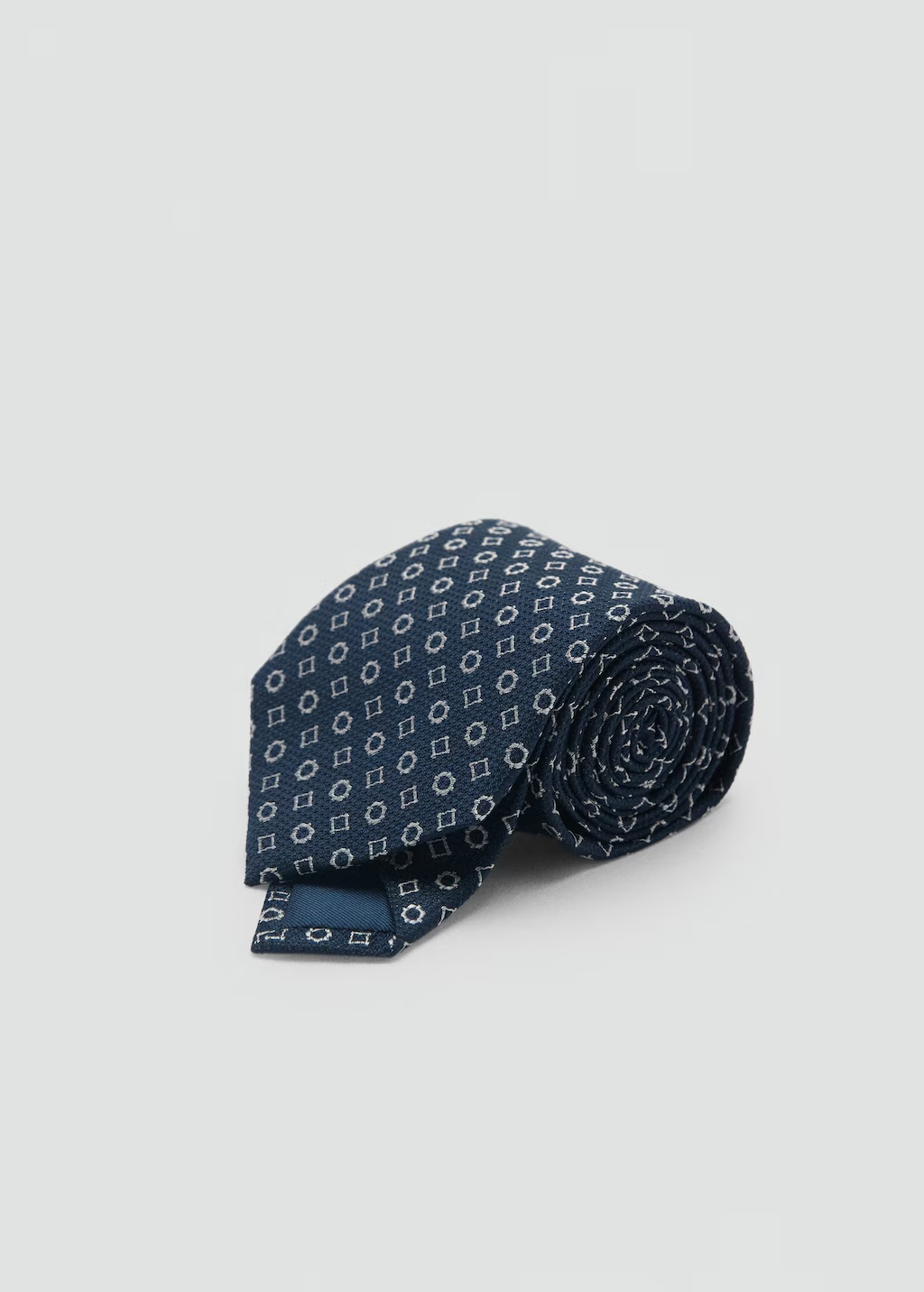 Geometric patterned silk tie 3 Geometric patterned silk tie