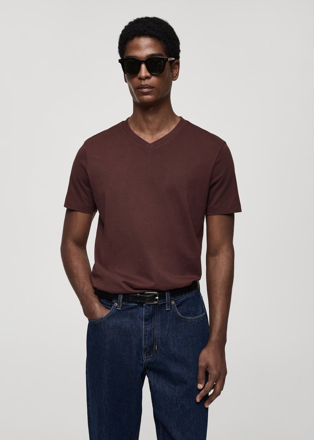 100% cotton slim-fit V-neck t-shirt