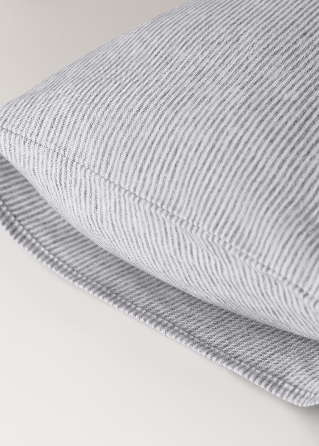 Cotton striped childrenâs pillowcase 45x110 cm