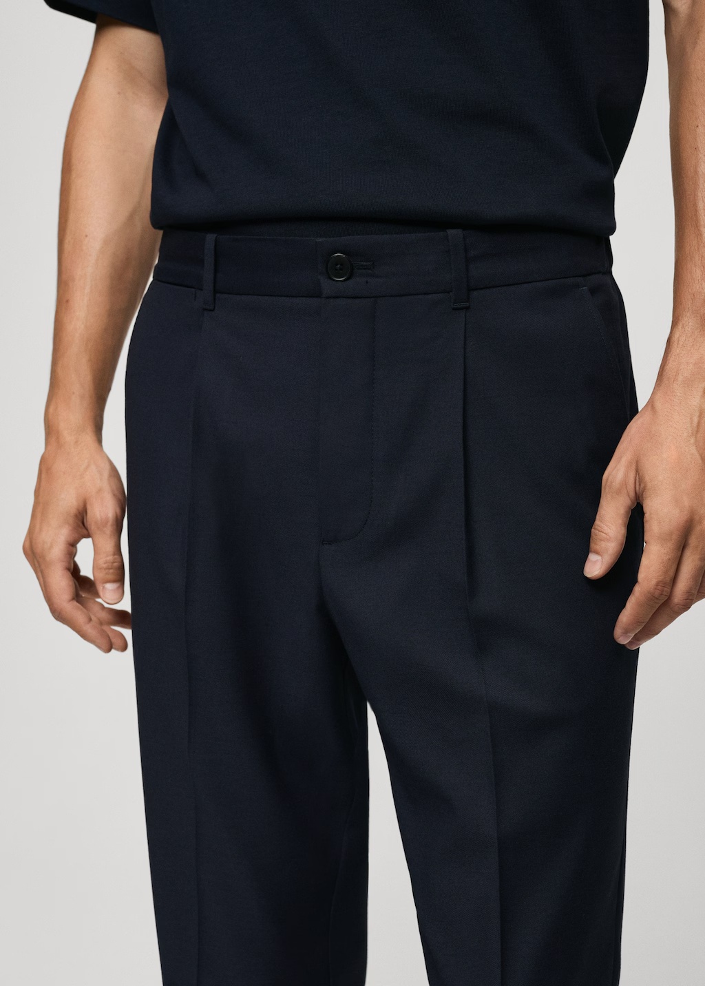 Pleated slim-fit pants 5 Pleated slim-fit pants