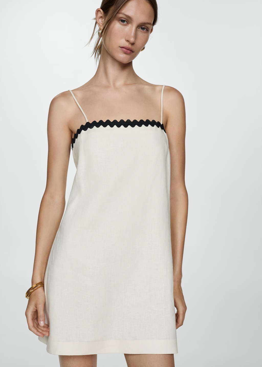 Linen dress with contrasting details