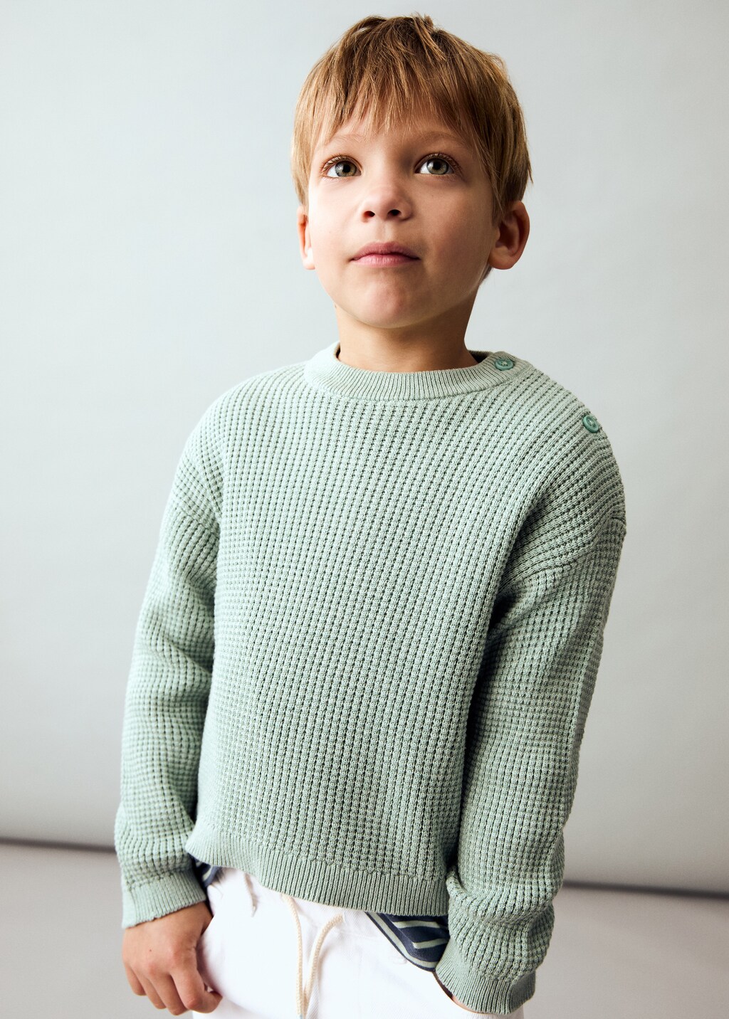 Buttons detail knit sweater