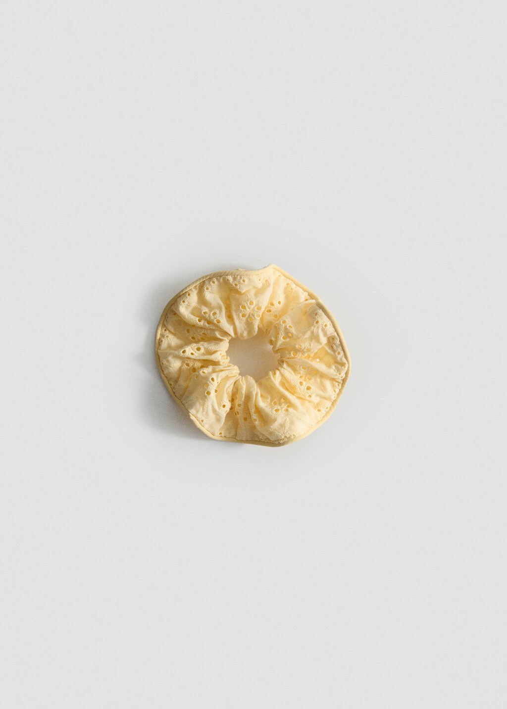 Floral scrunchie with openwork details