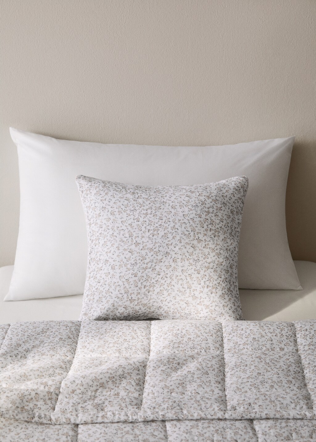 Cotton floral-print childrenâs cushion cover 40x40 cm