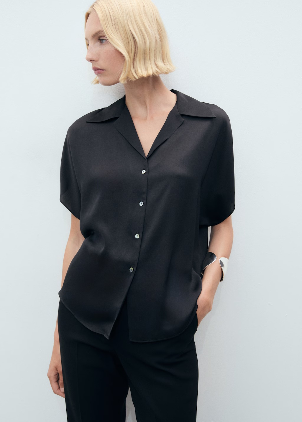 Short-sleeved satin shirt