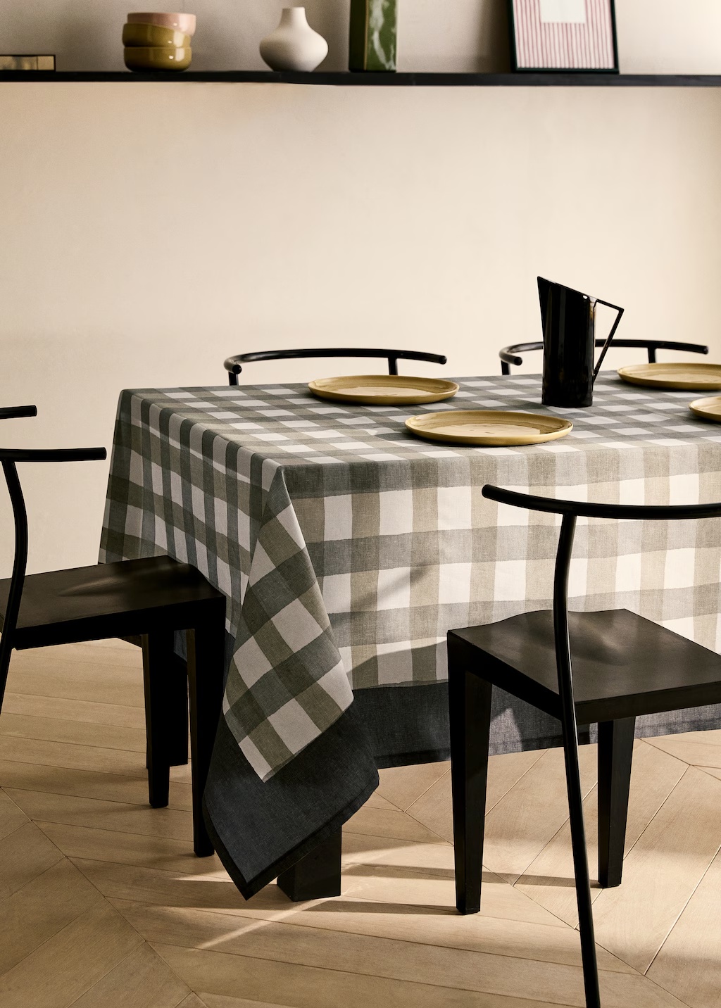 Cotton check-print tablecloth for 2 to 4 diners