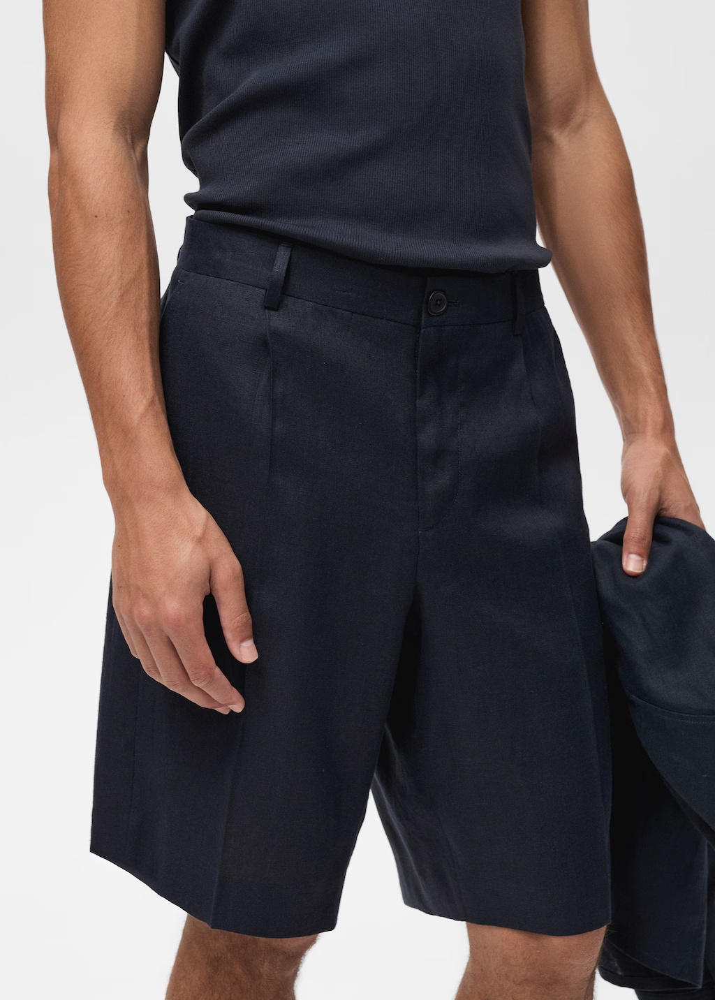 Slim-fit 100% linen bermuda shorts 5 Slim-fit 100% linen bermuda shorts