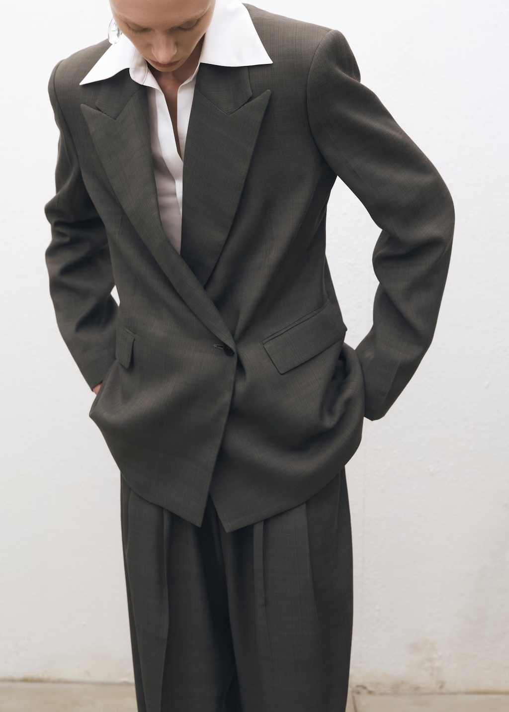Oversized double-breasted suit blazer