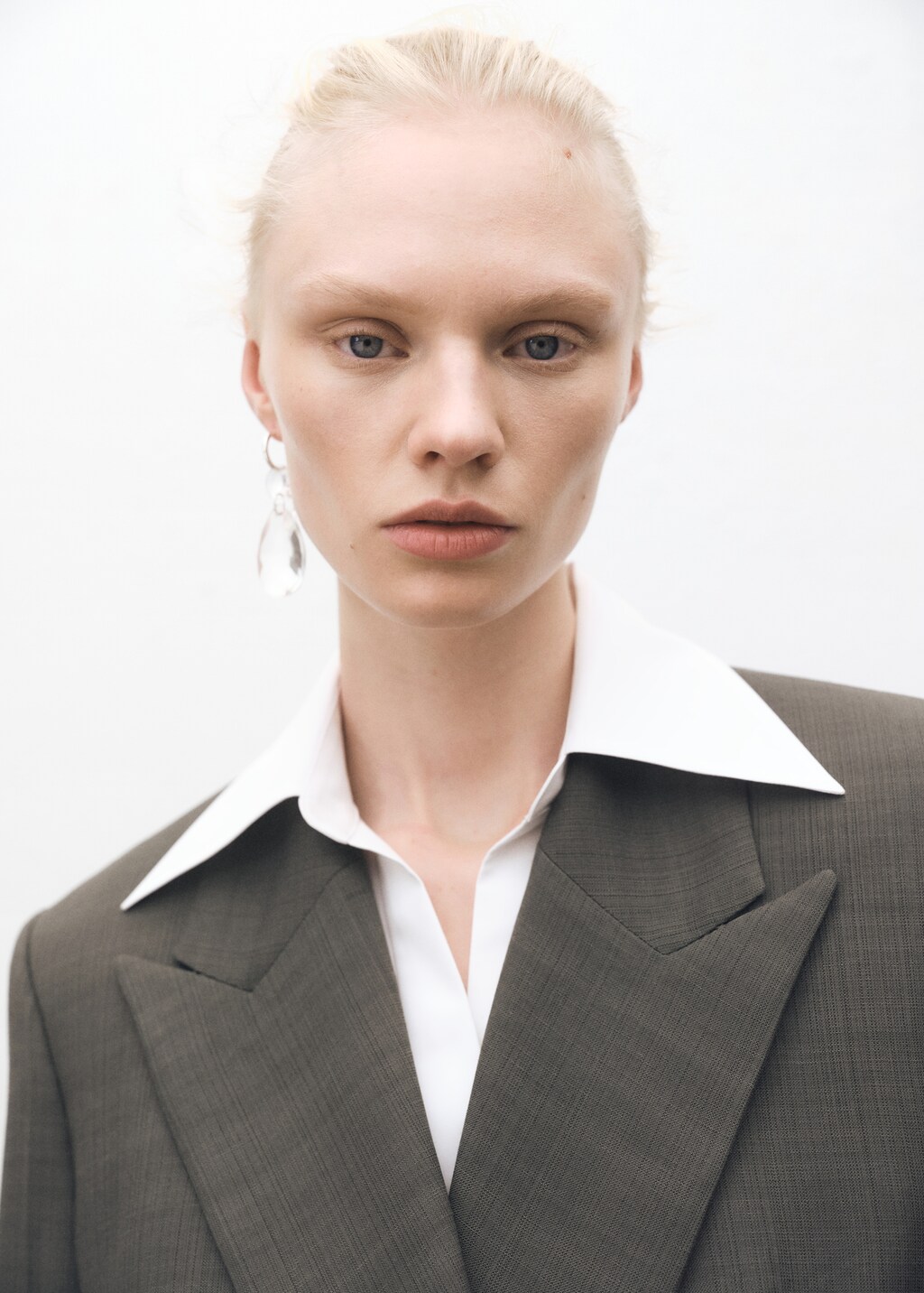 Oversized double-breasted suit blazer 6 Oversized double-breasted suit blazer