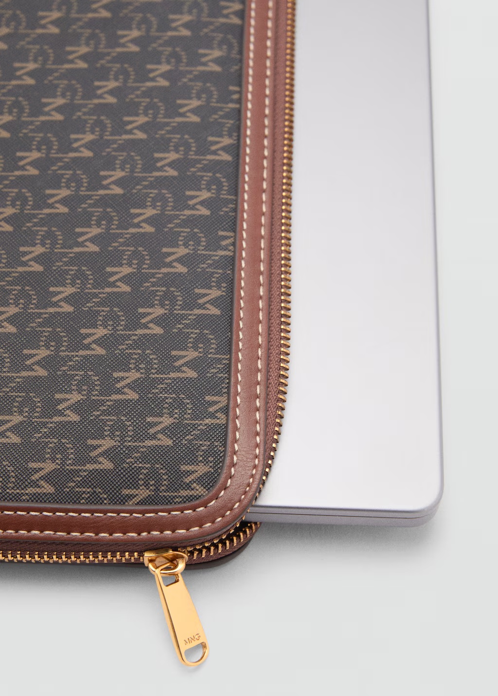 Laptop case with printed logo 4 Laptop case with printed logo