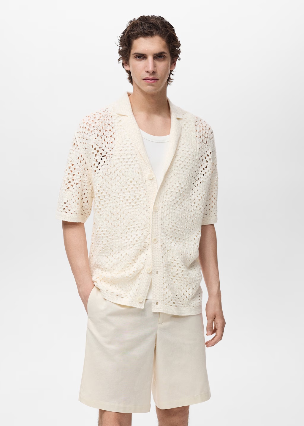 Bowling shirt with crochet structure