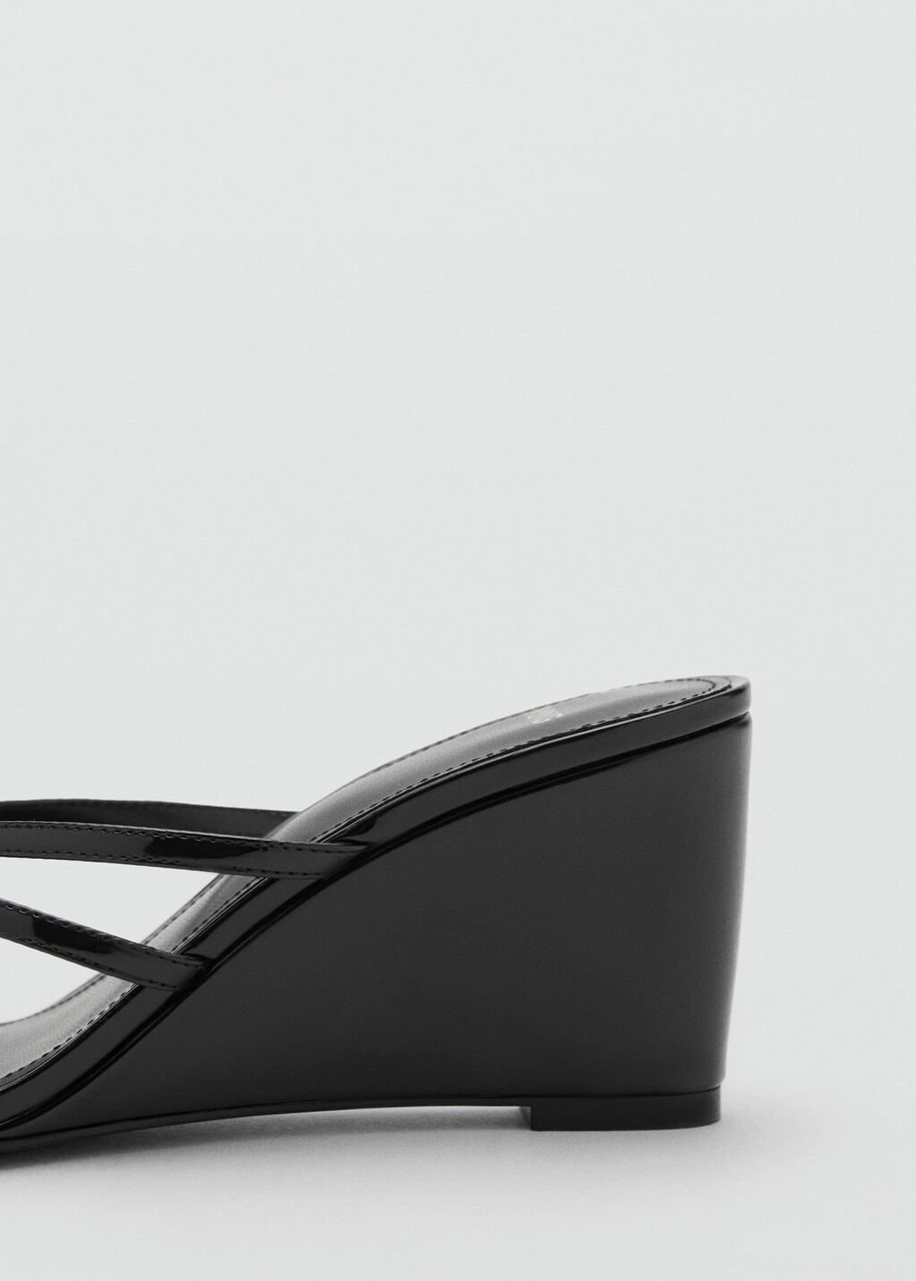 Wedge sandals with crisscross straps 5 Wedge sandals with crisscross straps
