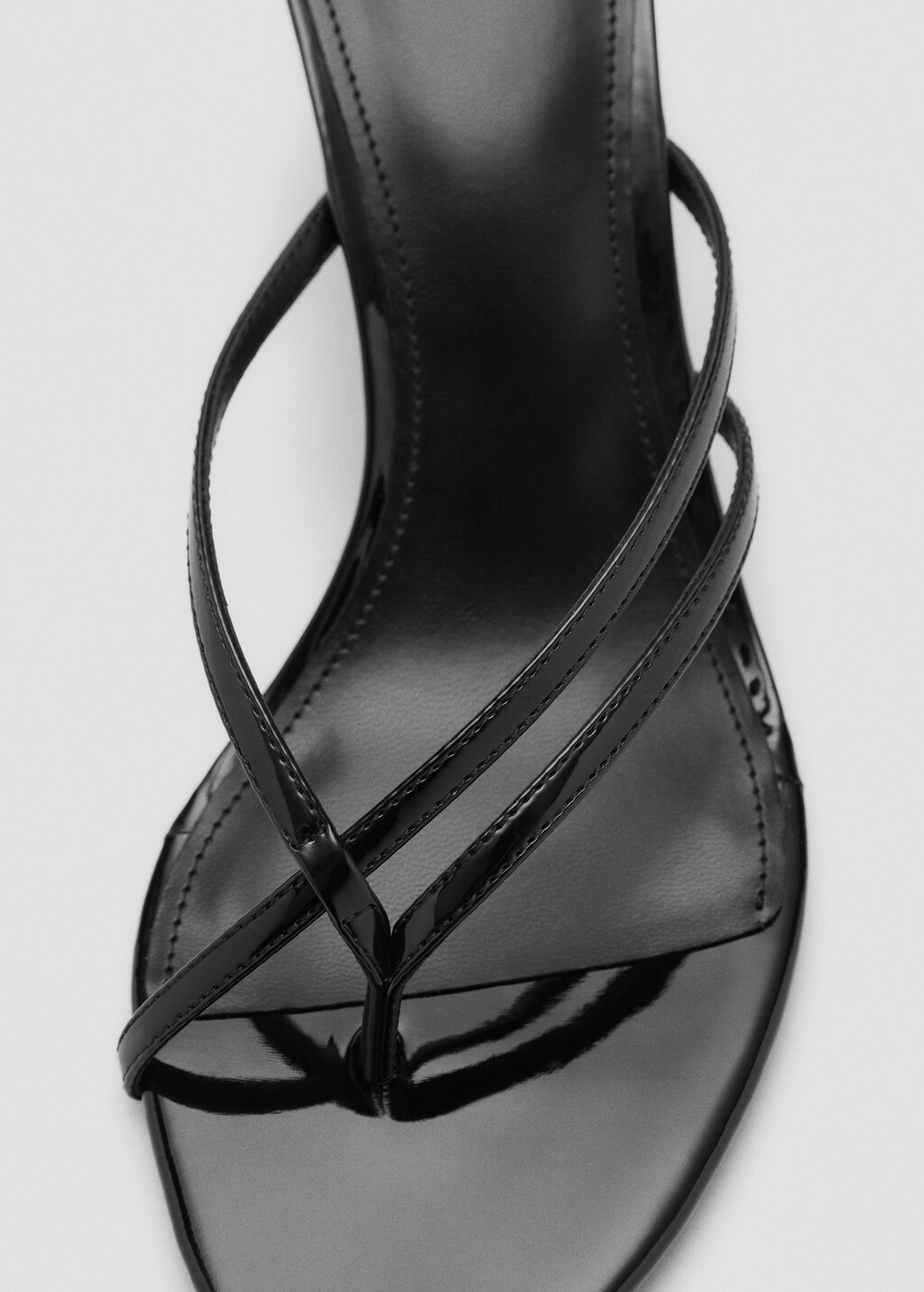 Wedge sandals with crisscross straps 8 Wedge sandals with crisscross straps
