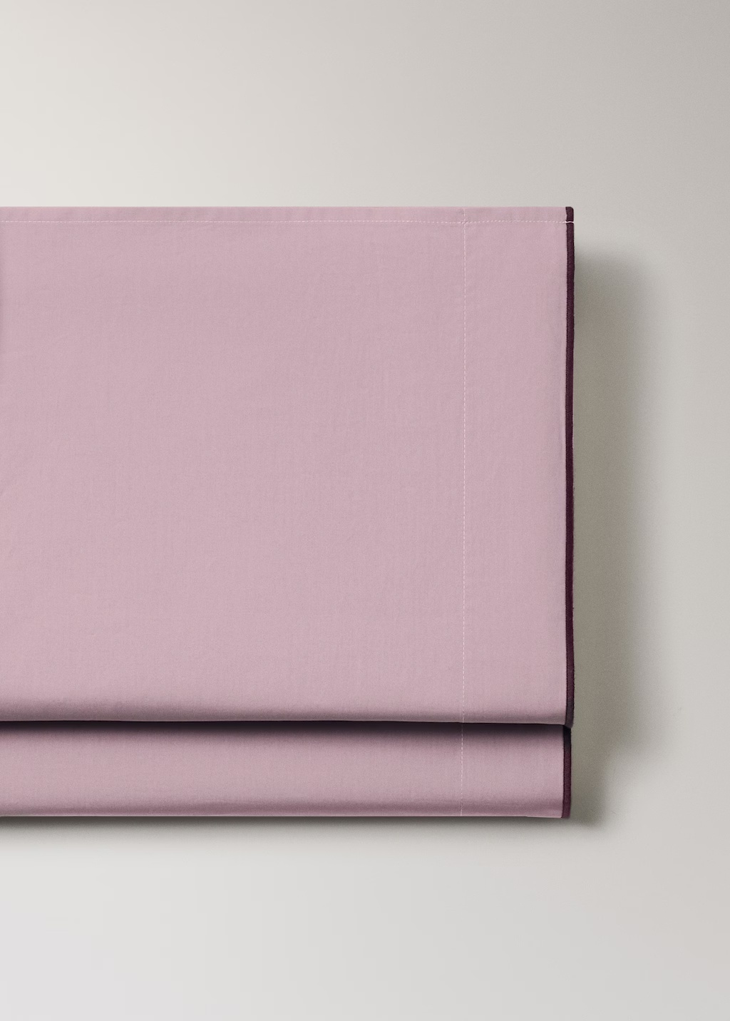 200-thread count percale cotton top sheet with contrasting overlock for 135/140 cm bed