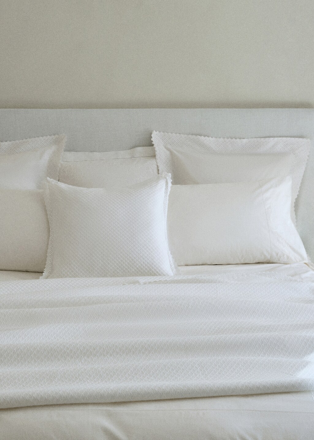 Bed cushion cas susy
