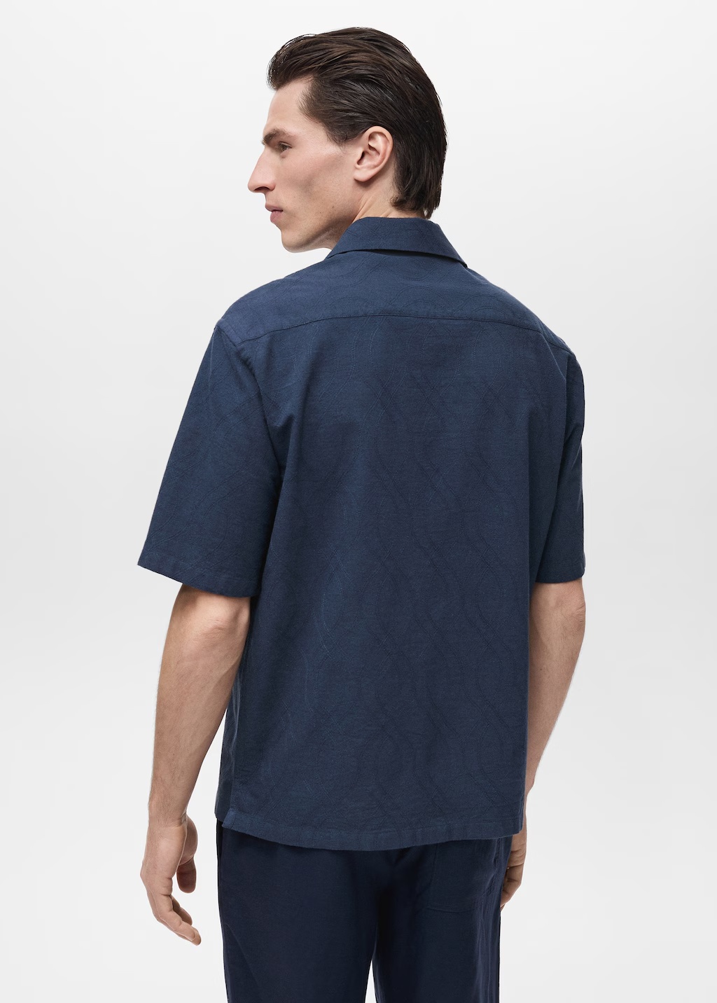 Shirt with embroidered bowling collar 4 Shirt with embroidered bowling collar