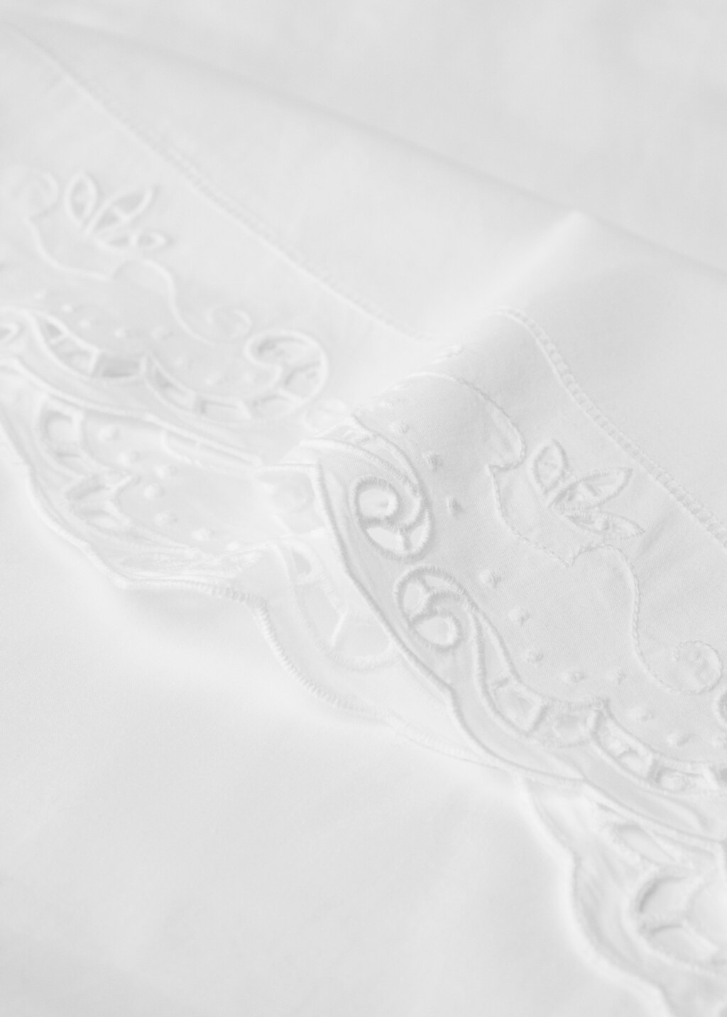Embroidered cotton pillowcase with openwork embroidery 45x110 cm