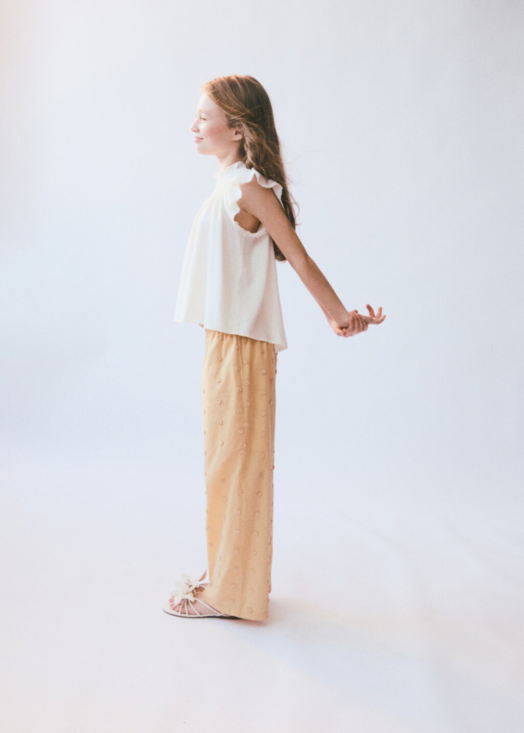 Long pants with embroidered details