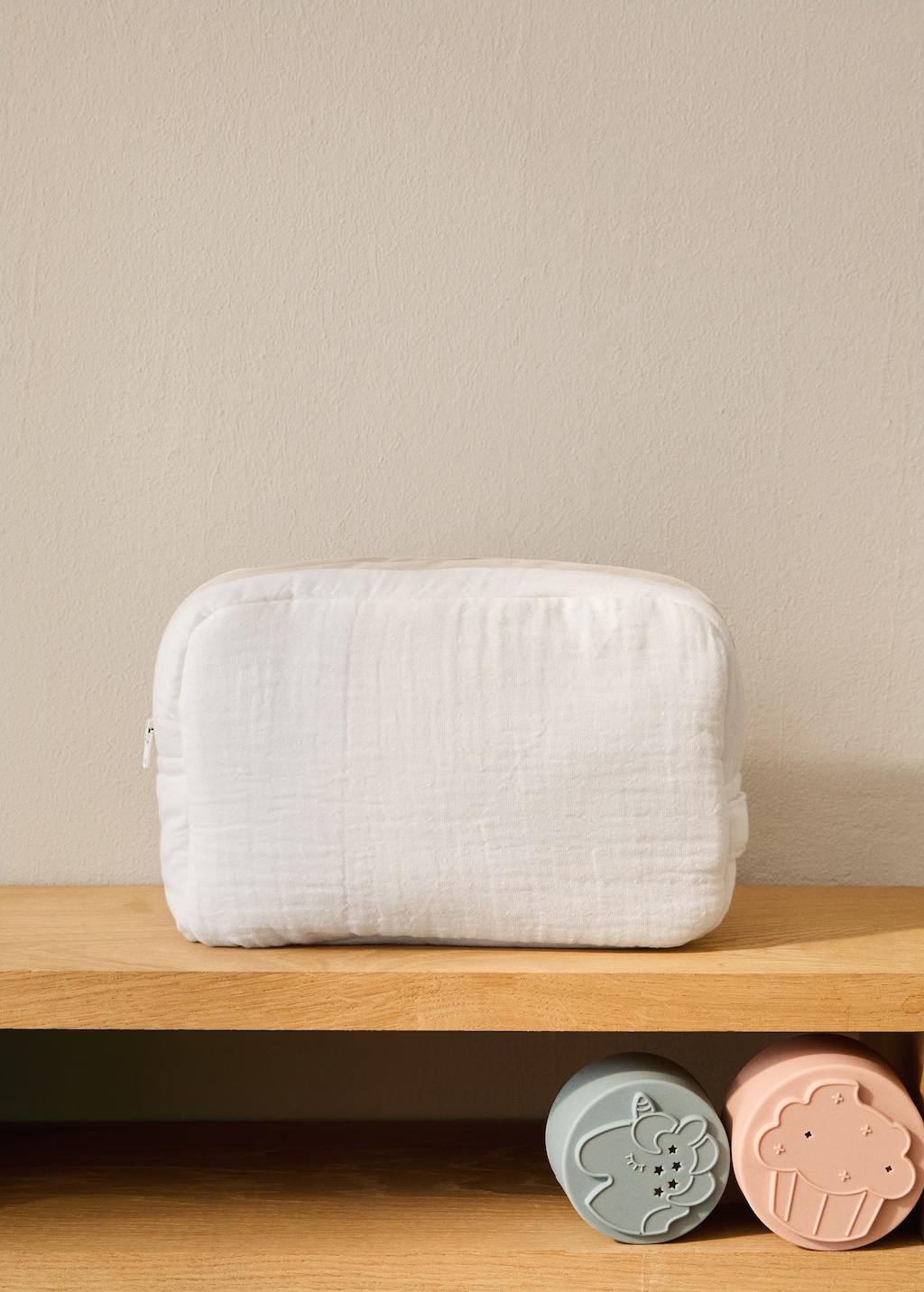 Childrenâs cotton gauze toiletry bag