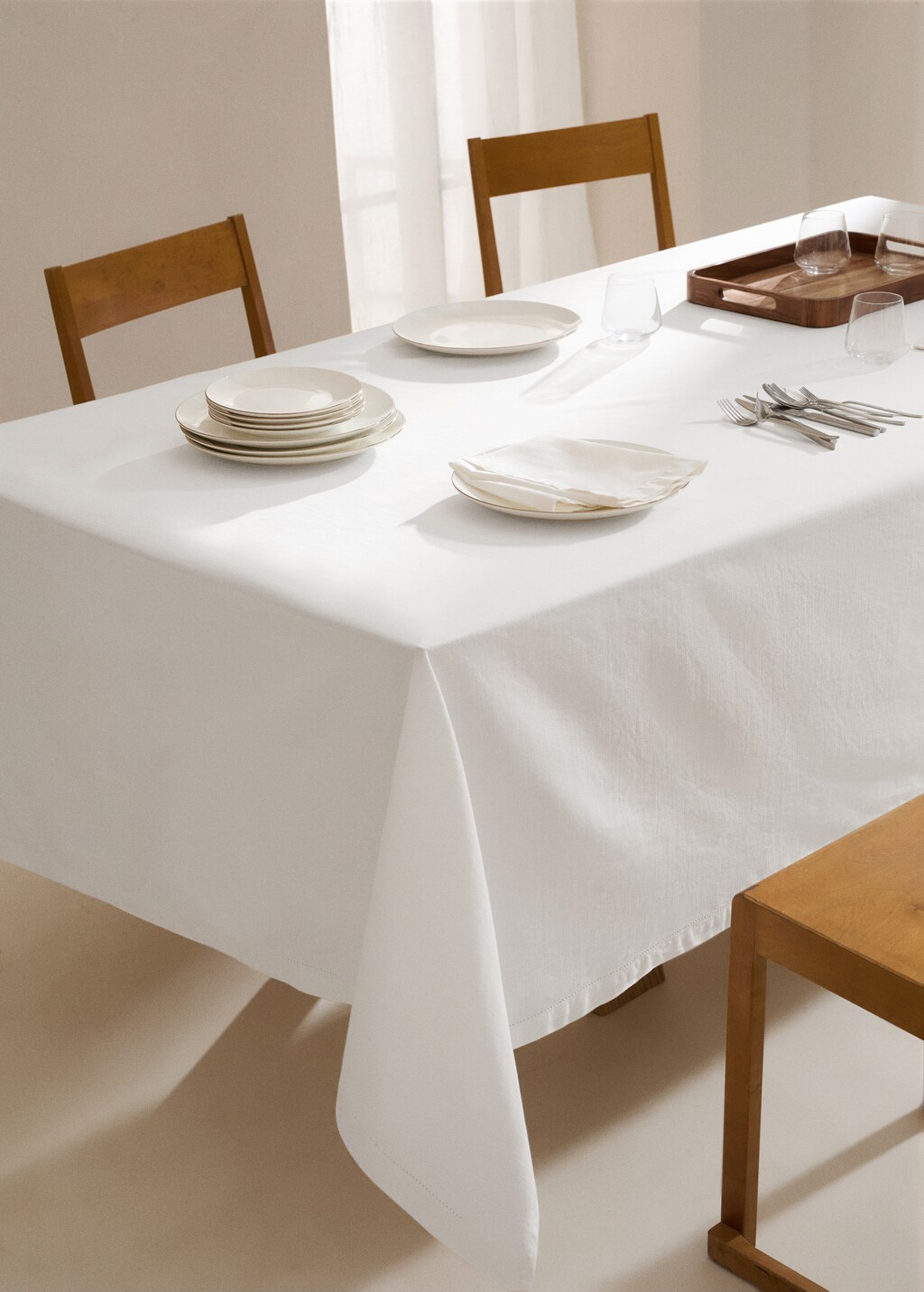 Cotton hemstitched tablecloth for 8 to 10 diners