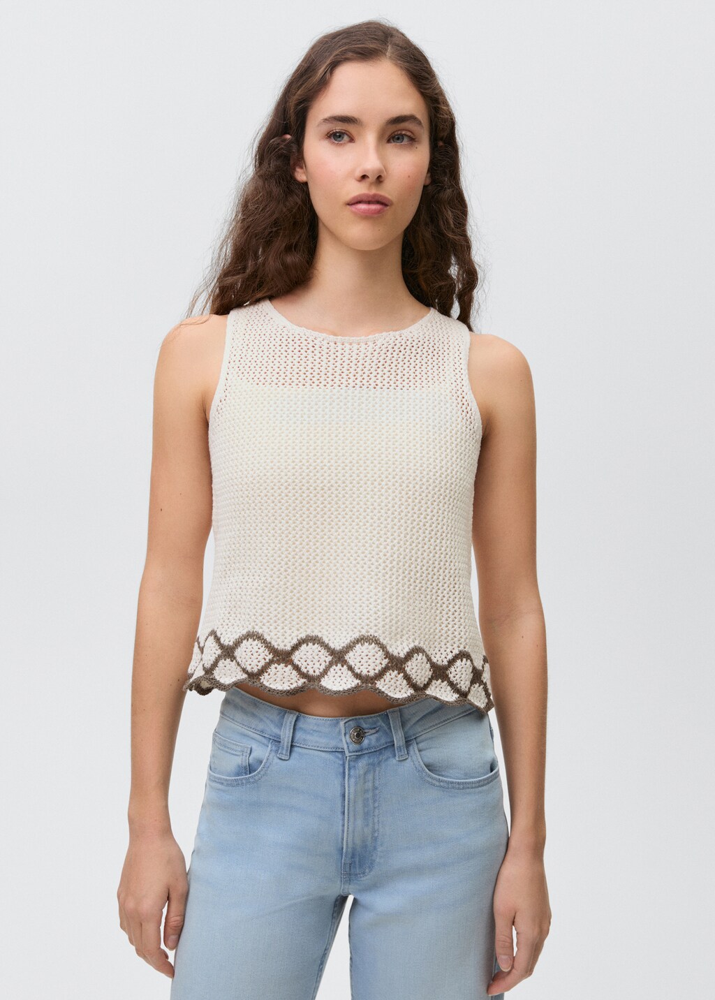 Knitted top with contrast details