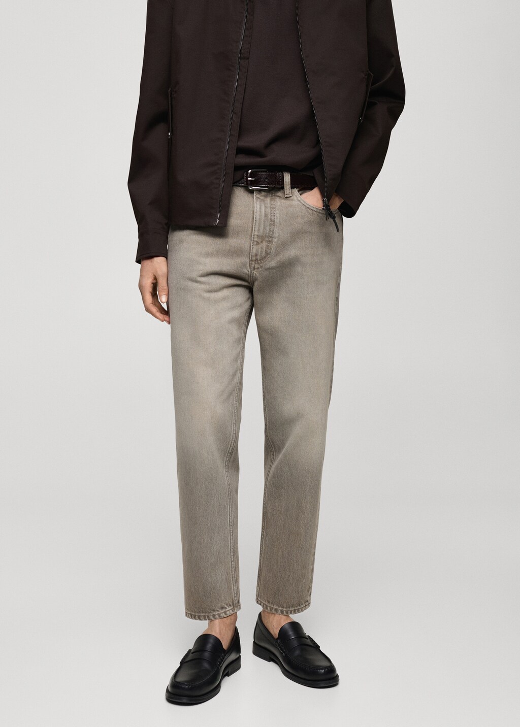 Cropped carrot-fit jeans