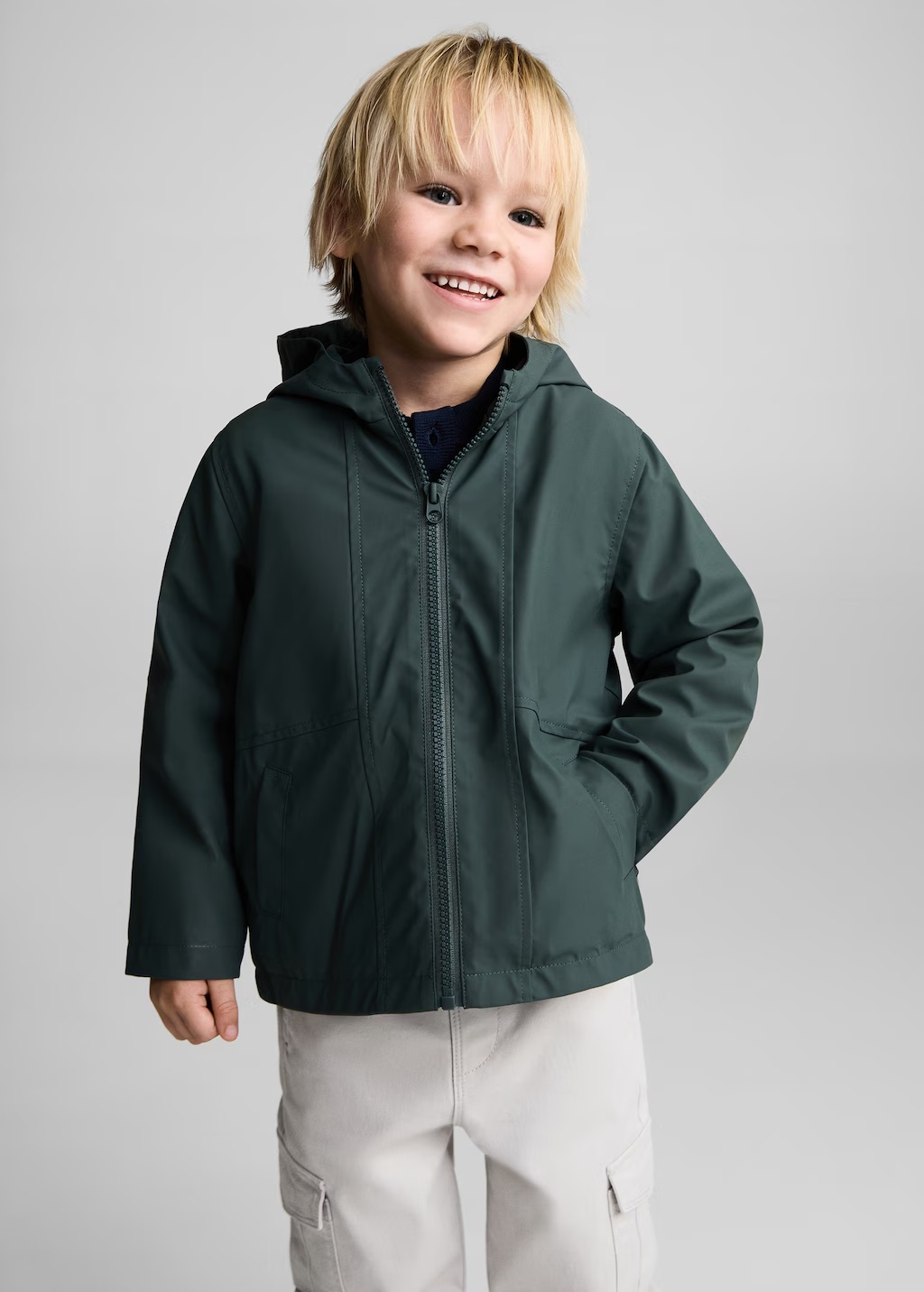 Hooded water-repellent coat