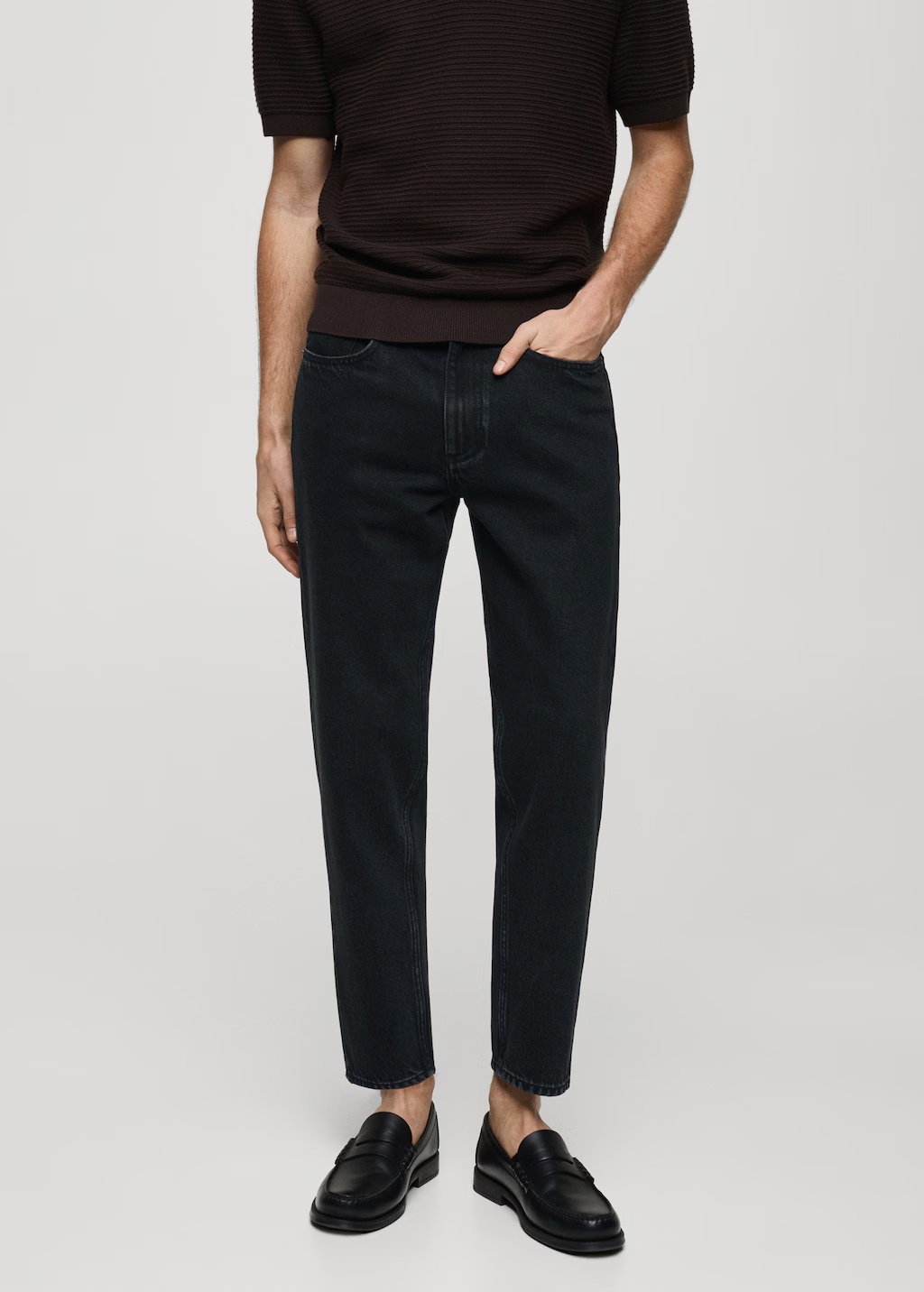 Cropped carrot-fit jeans