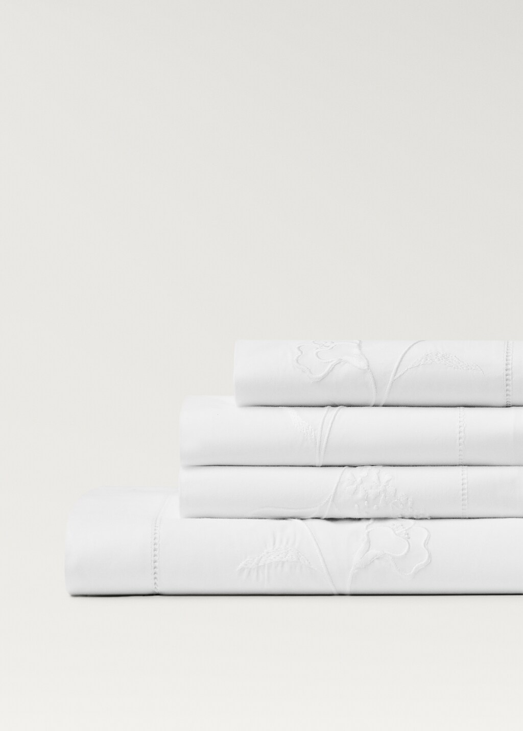Cotton top sheet with hand-embroidered flowers for 180/200 cm bed 4 Cotton top sheet with hand-embroidered flowers for 180/200 cm bed