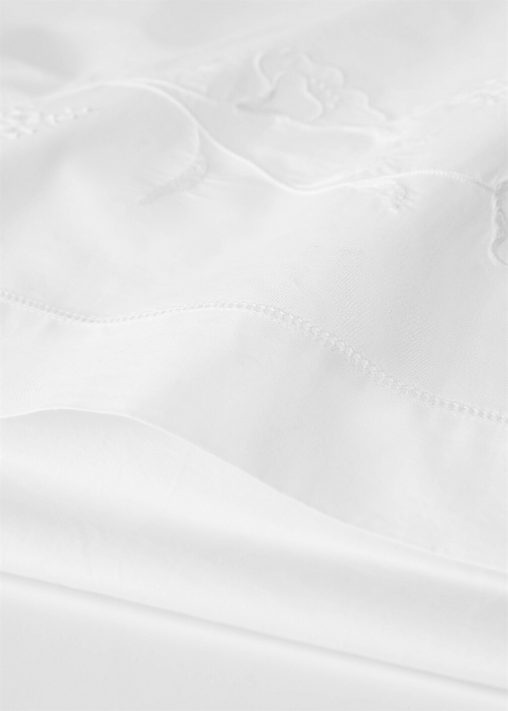 Cotton top sheet with hand-embroidered flowers for 180/200 cm bed 5 Cotton top sheet with hand-embroidered flowers for 180/200 cm bed