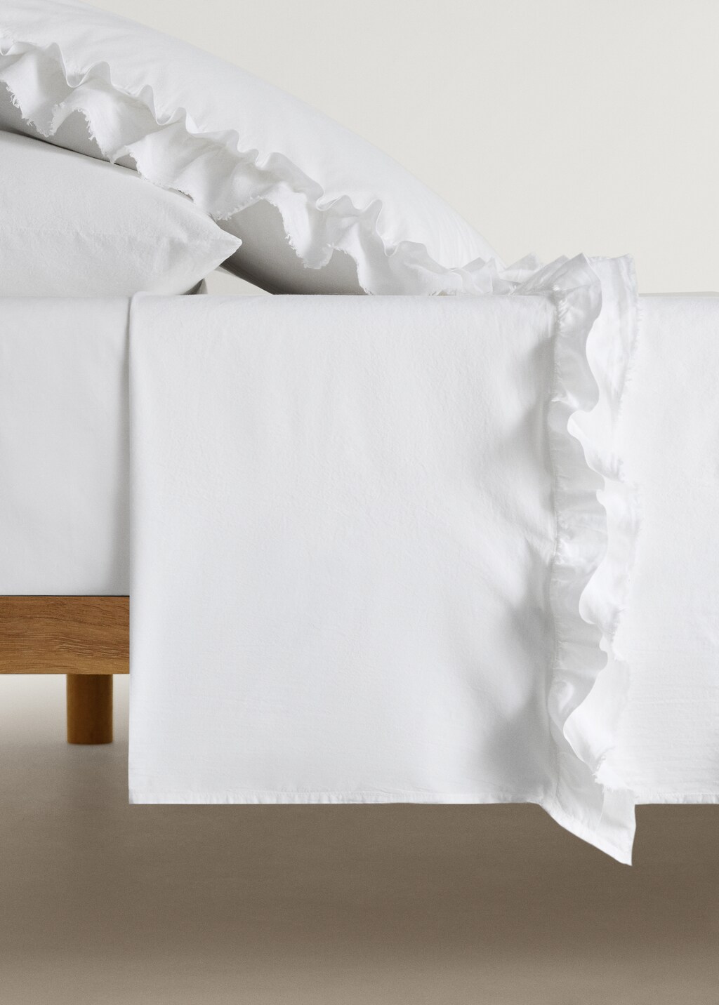 Ruffled washed cotton linen top sheet for 180/200 cm bed