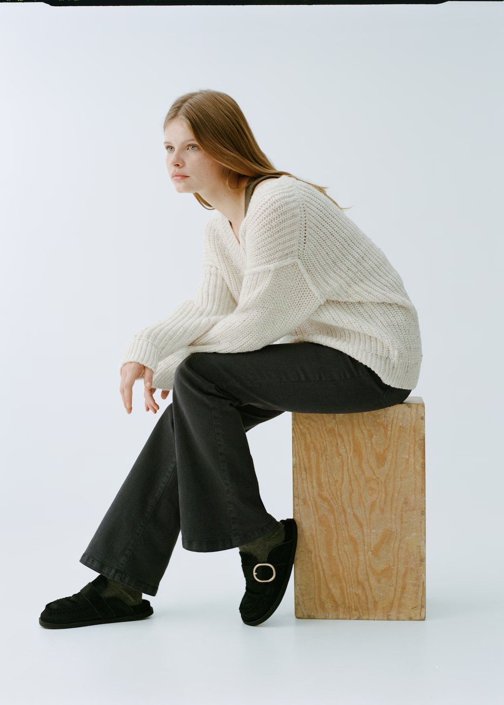 Oversized V-neck sweater 6 Oversized V-neck sweater