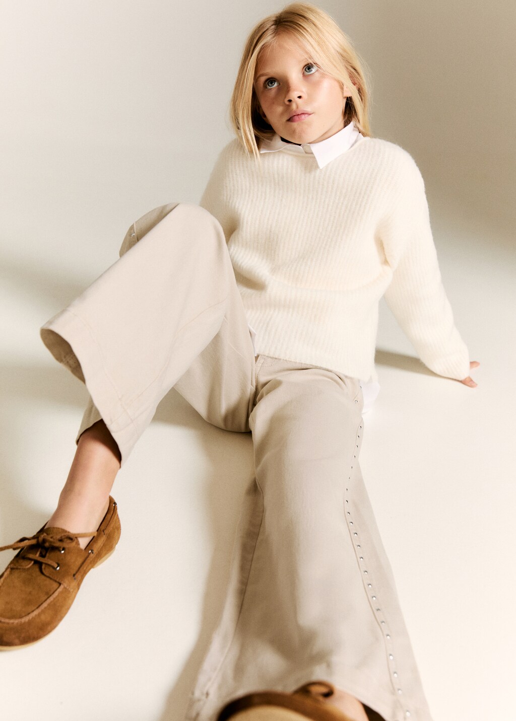 Wide leg jeans with studs