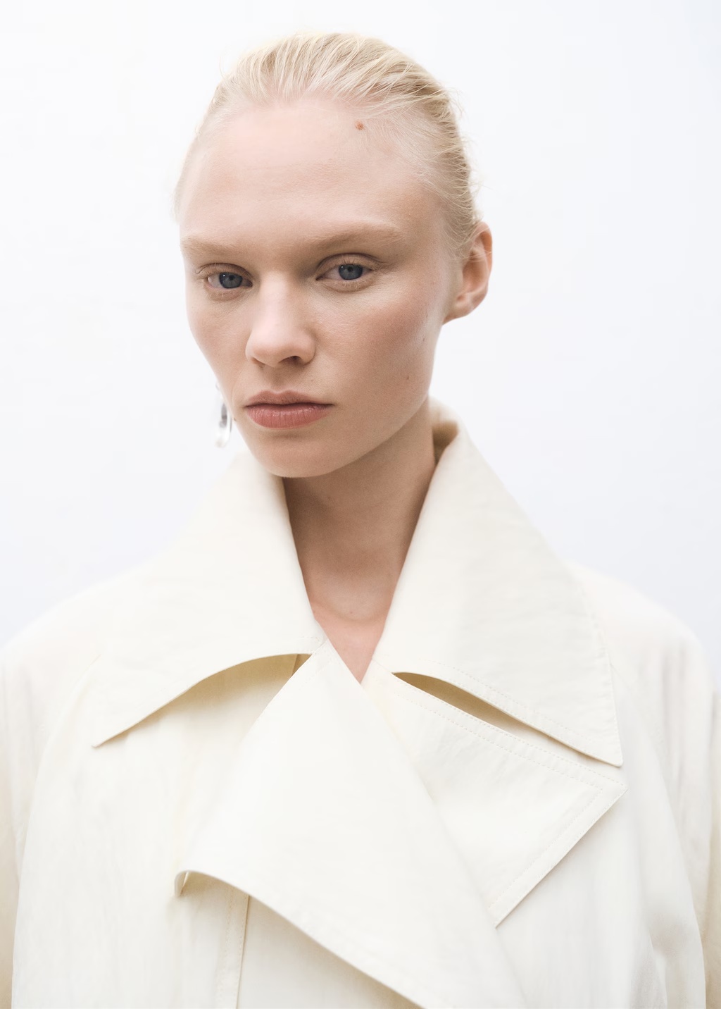 Oversized trench coat with lapels