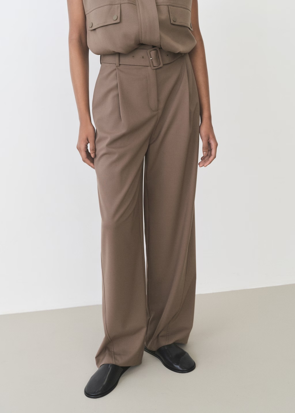 Belt straight-fit pants