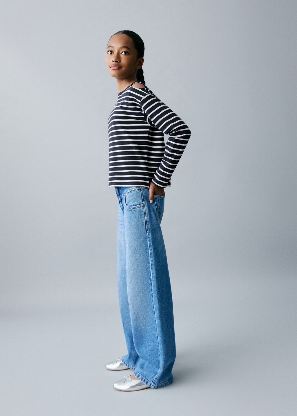 Striped t-shirt with cut-out