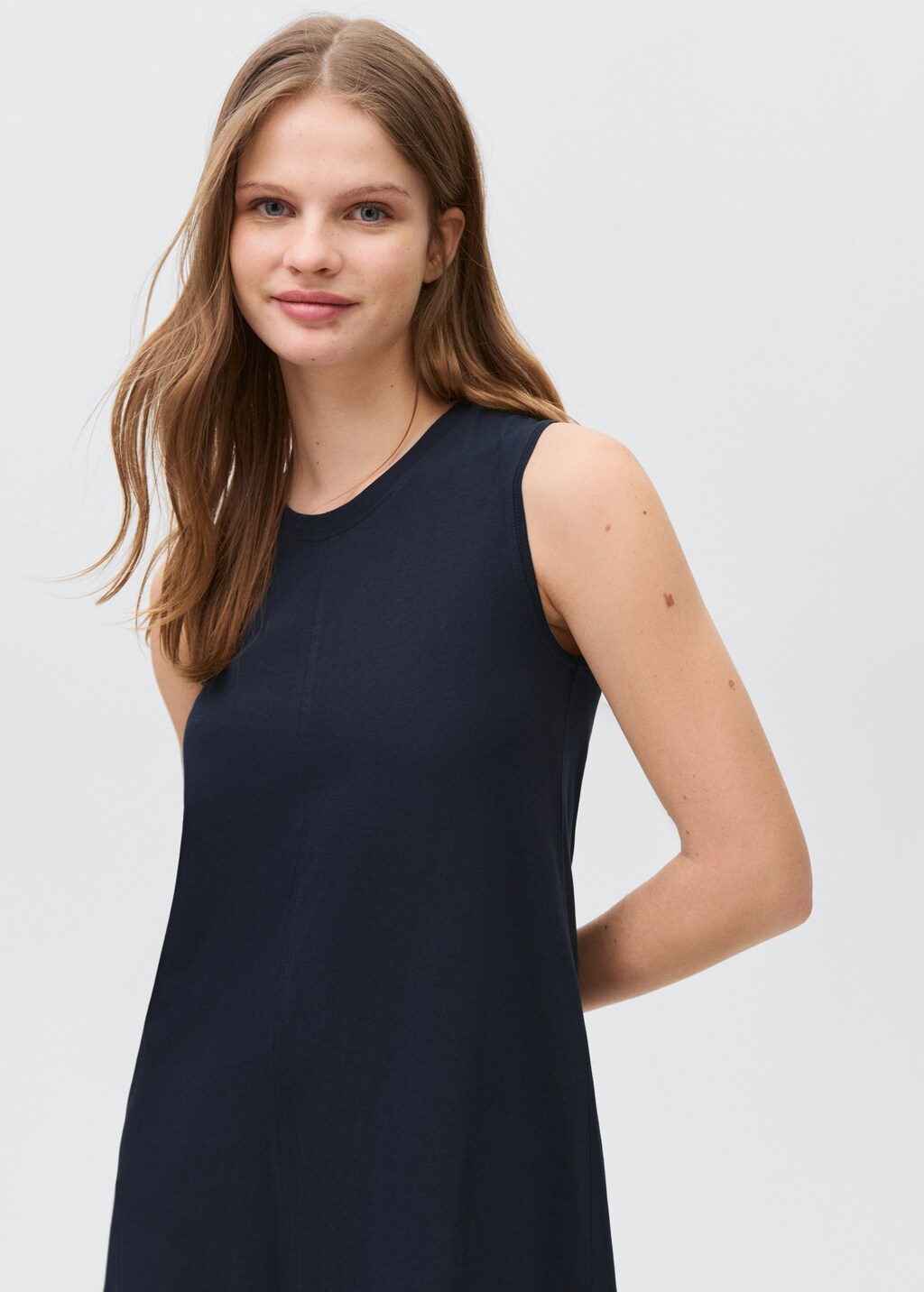 Sleeveless knitted dress