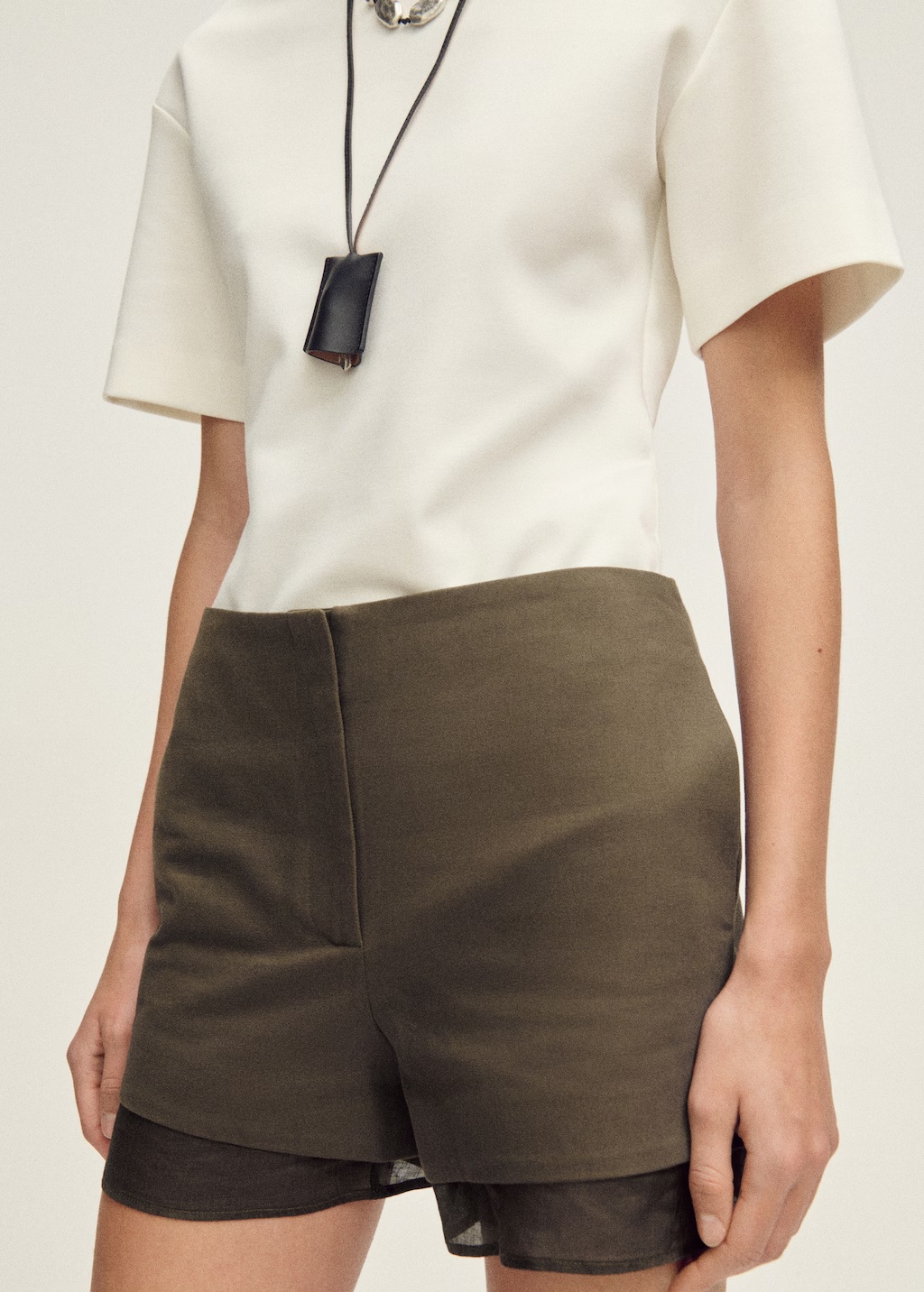 Combined linen-blend shorts 6 Combined linen-blend shorts