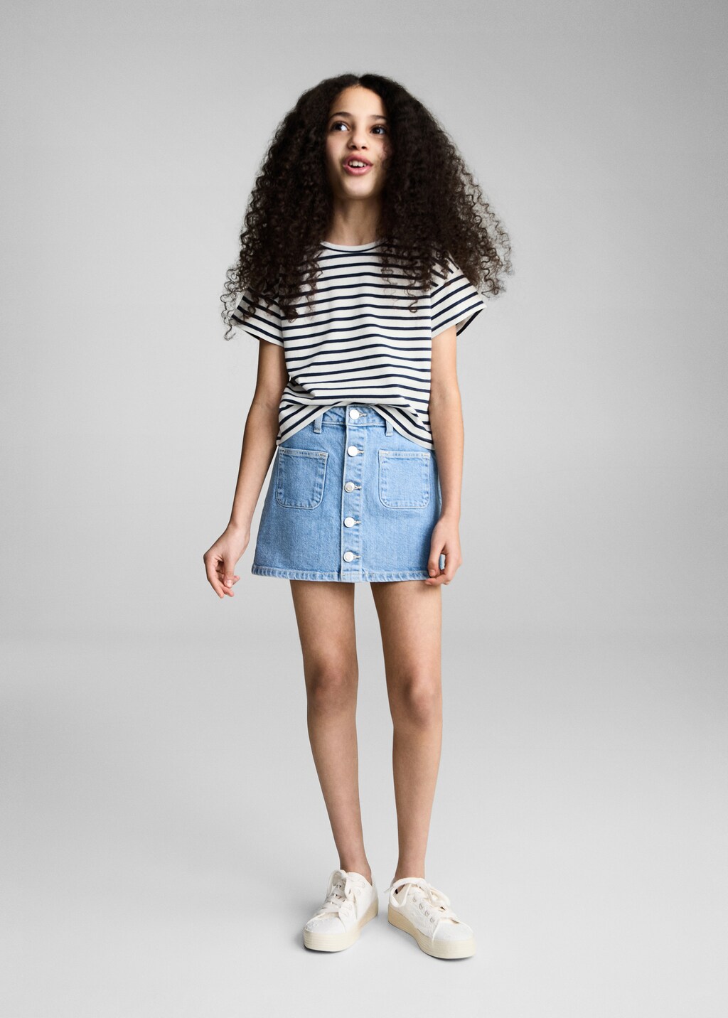 Cut-out t-shirt with striped shoulders 3 Cut-out t-shirt with striped shoulders