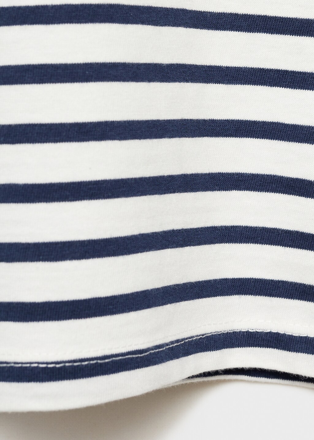 Cut-out t-shirt with striped shoulders 6 Cut-out t-shirt with striped shoulders
