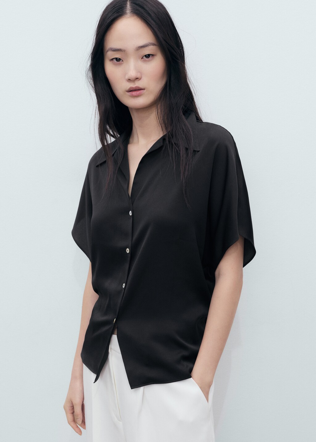 Short-sleeved satin shirt