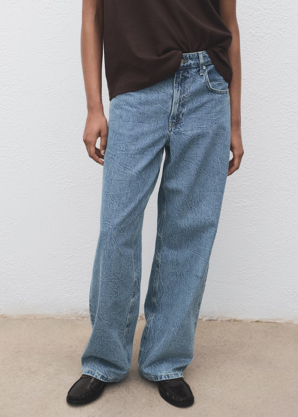 Straight-fit jeans with a creased effect
