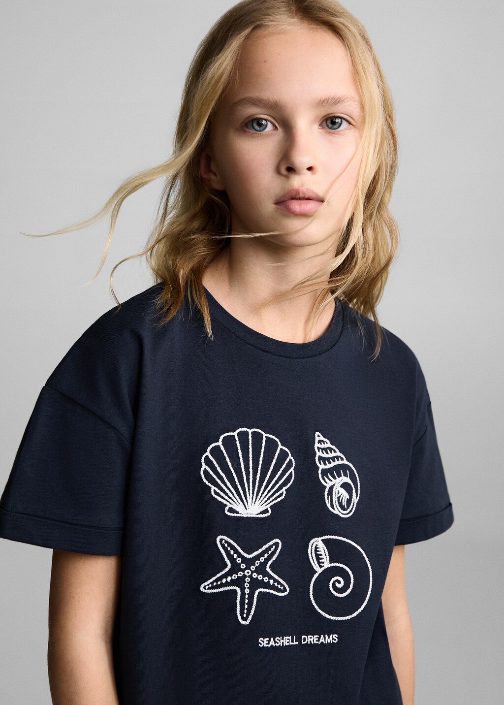 Embroidered detail T-shirt 4 Embroidered detail T-shirt