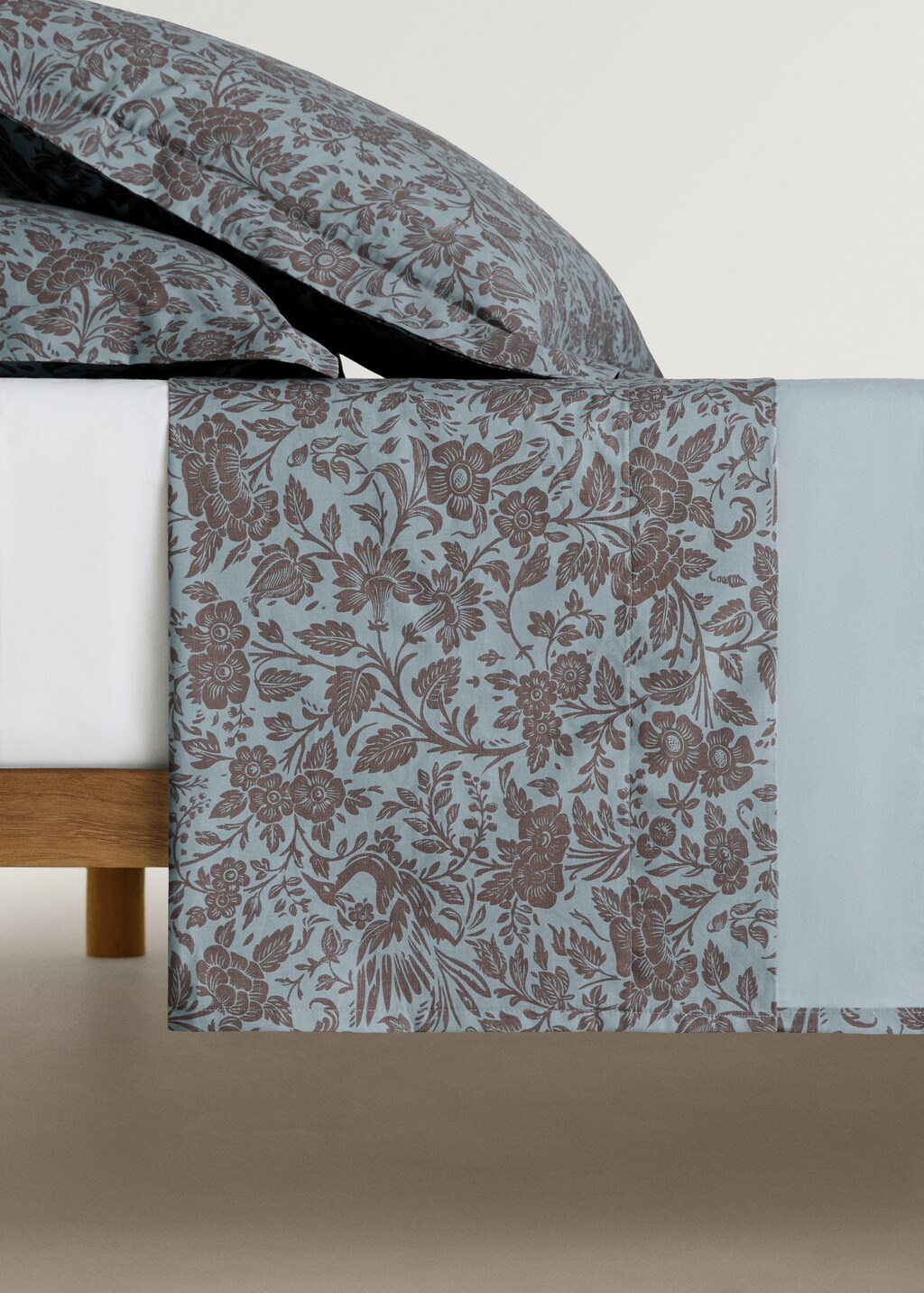 Cotton percale printed two-tone floral top sheet for 150/160 cm bed