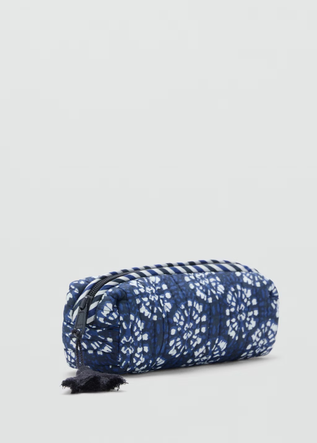 Case with ethnic print