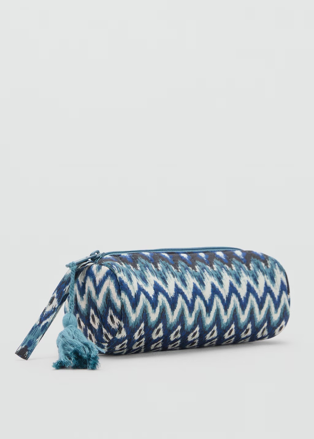 Case with ethnic print
