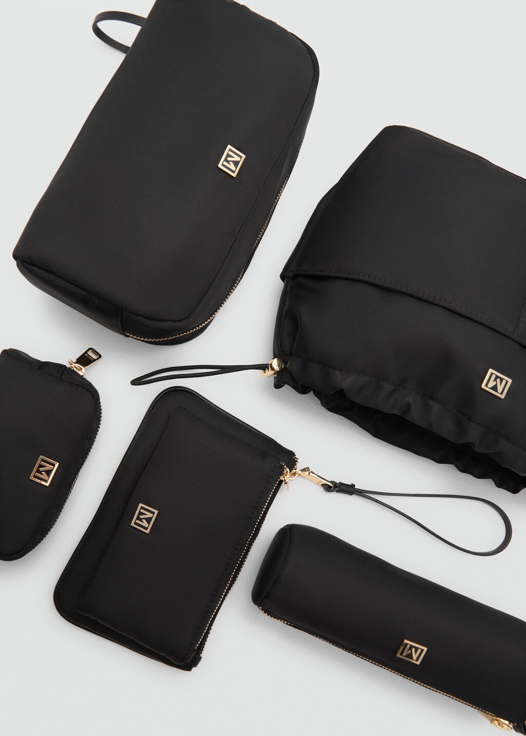 Zipped nylon cosmetics bag 5 Zipped nylon cosmetics bag